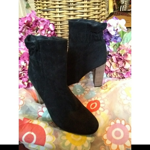 ALEX + ALEX SCRUNCH BACK BLACK SUEDE BOOTIES - Picture 4 of 5